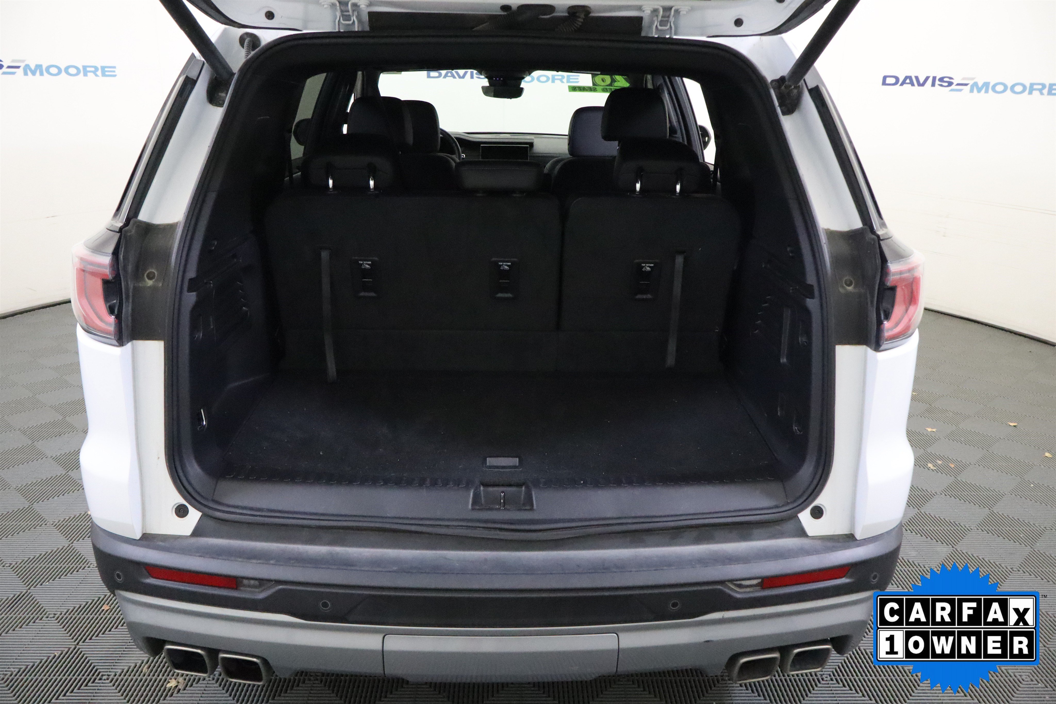 Used 2026 GMC Acadia Elevation w/ Elevation Premium Package FWD image 9
