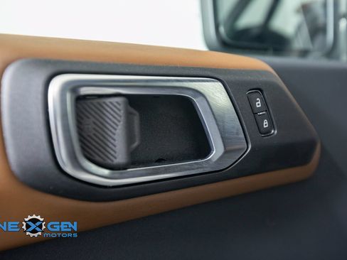 Used 2024 Ford Bronco Outer Banks AWD/4WD image 12