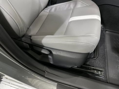 Used 2026 Toyota Camry SE image 37