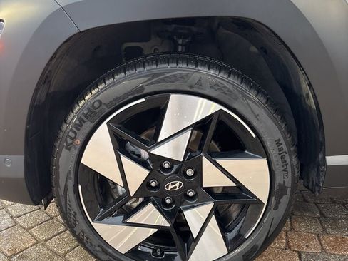 Used 2025 Hyundai Kona Limited image 9