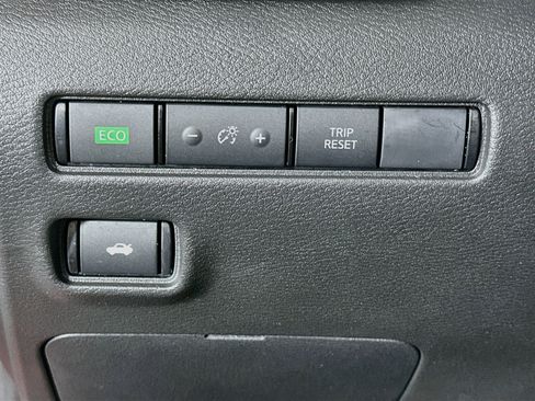 Used 2024 Nissan Sentra SV FWD image 16