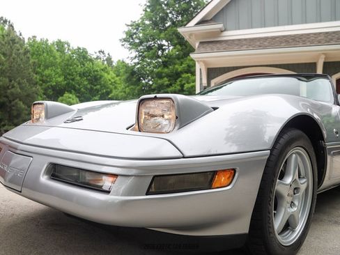 Used 1996 Chevrolet Corvette Convertible RWD image 74