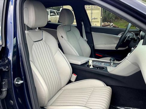 Used 2023 Genesis G70 2.0T w/ Sport Prestige Package image 8