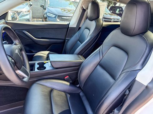 Used 2022 Tesla Model Y Performance AWD/4WD image 16