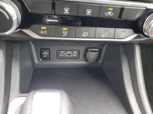 Used 2024 Nissan Sentra SV FWD image 23