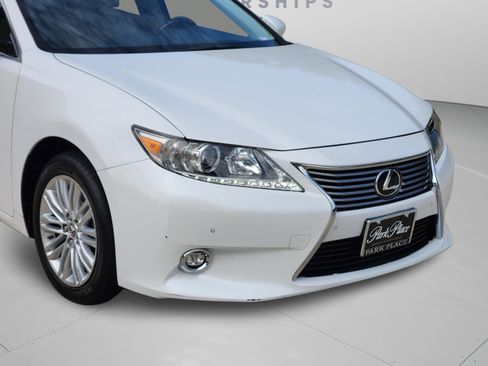 Used 2015 Lexus ES 350 w/ Luxury Package FWD image 36