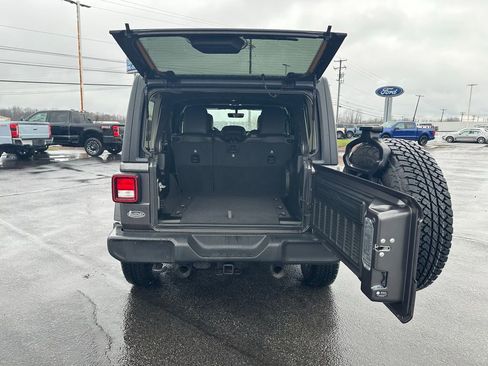 Used 2021 Jeep Wrangler Unlimited Sport image 5