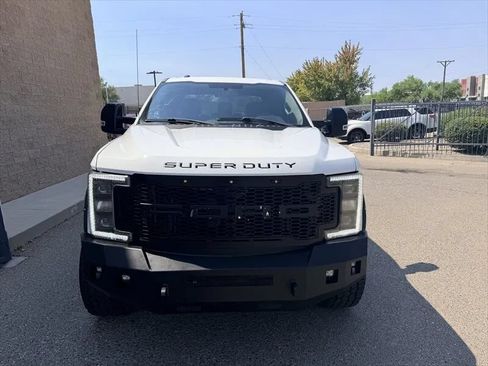 Used 2017 Ford F250 XLT AWD/4WD image 4