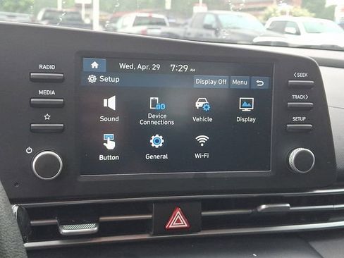 Used 2021 Hyundai Elantra SE FWD image 17