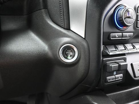 Used 2019 Chevrolet Silverado 1500 LT Trail Boss image 17