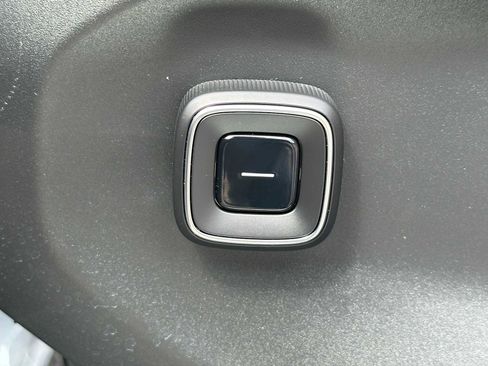 New 2025 Volvo EX90 Ultra image 23