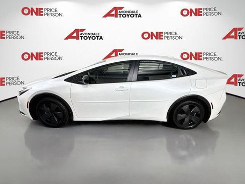 Certified 2025 Toyota Prius LE FWD image 5