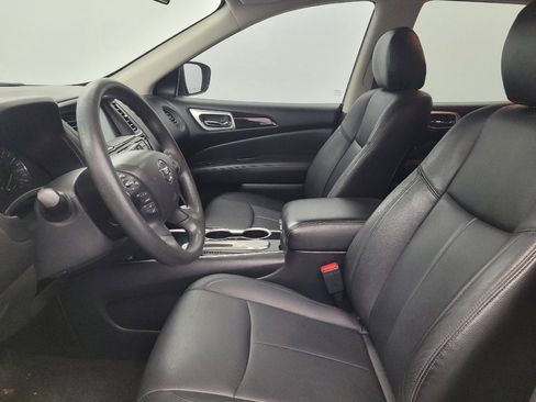 Used 2019 Nissan Pathfinder S image 17