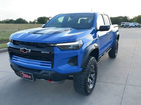 Used 2026 Chevrolet Colorado ZR2 w/ Technology Package AWD/4WD image 3
