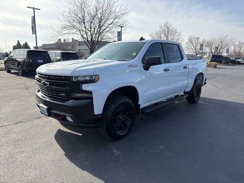 Used 2020 Chevrolet Silverado 1500 LT Trail Boss image 3