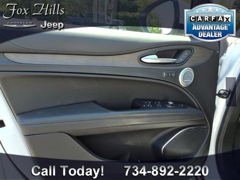 Used 2023 Alfa Romeo Stelvio Ti AWD/4WD image 13