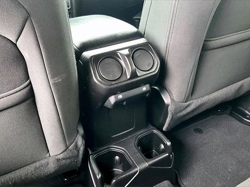 Used 2021 Jeep Wrangler Unlimited Sport image 32