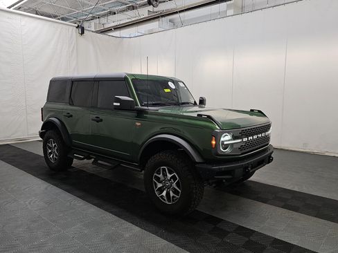 Used 2024 Ford Bronco Badlands AWD/4WD image 3