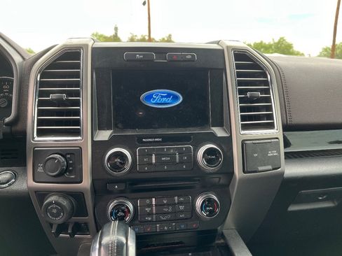 Used 2016 Ford F150 Platinum w/ Equipment Group 701A Luxury image 9