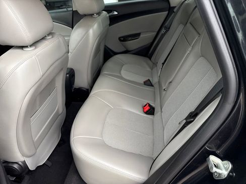 Used 2014 Buick Verano FWD image 25