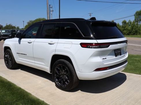 New 2026 Jeep Grand Cherokee Summit w/ Obsidian Package AWD/4WD image 35