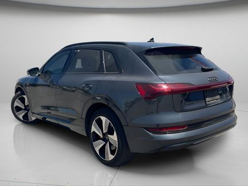 Used 2022 Audi e-tron Premium Plus w/ Premium Plus Package AWD/4WD image 11