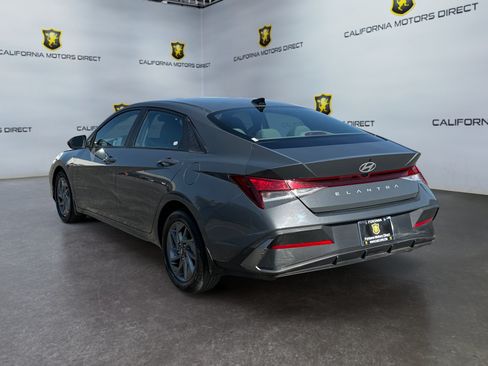 Used 2024 Hyundai Elantra SEL FWD image 3