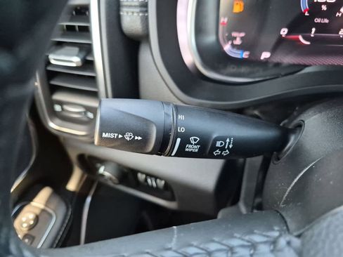 Used 2024 RAM 1500 Laramie AWD/4WD image 26