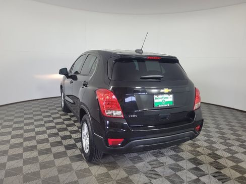 Used 2020 Chevrolet Trax LS w/ Tint and Cruise Package FWD image 5