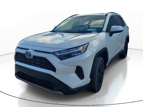 Used 2023 Toyota RAV4 SE AWD/4WD image 3