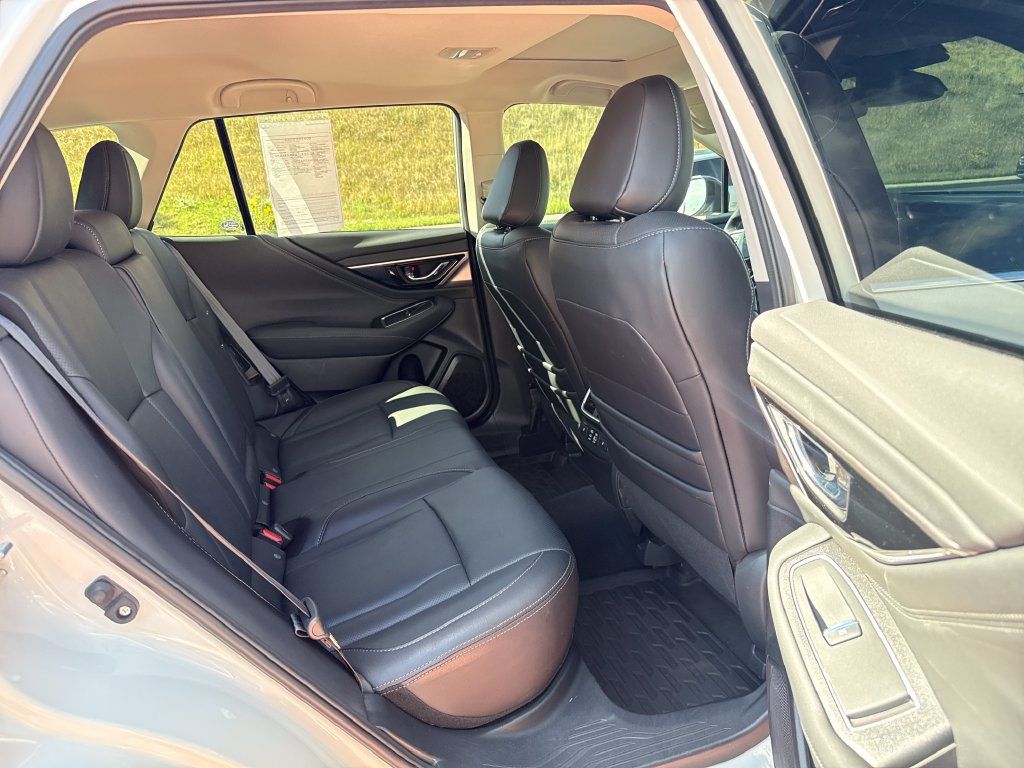 Used 2025 Subaru Outback Touring XT AWD/4WD image 23