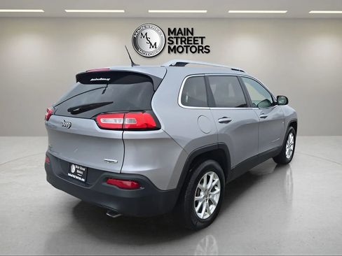 Used 2014 Jeep Cherokee Latitude image 4
