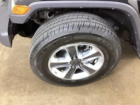 Used 2020 Jeep Wrangler Unlimited Sahara AWD/4WD image 26