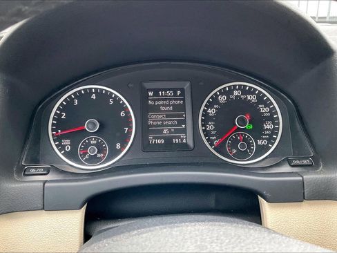 Used 2015 Volkswagen Tiguan SEL image 19