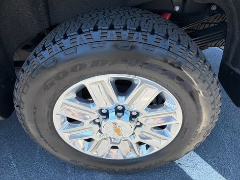 Used 2025 Chevrolet Silverado 3500 High Country w/ High Country Premium Package AWD/4WD image 19