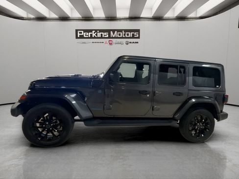 Used 2025 Jeep Wrangler Unlimited Sahara AWD/4WD image 2
