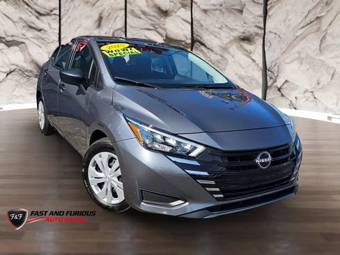 Used 2025 Nissan Versa S w/ Trunk Package FWD image 1