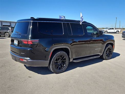 Used 2022 Jeep Wagoneer Series III image 8