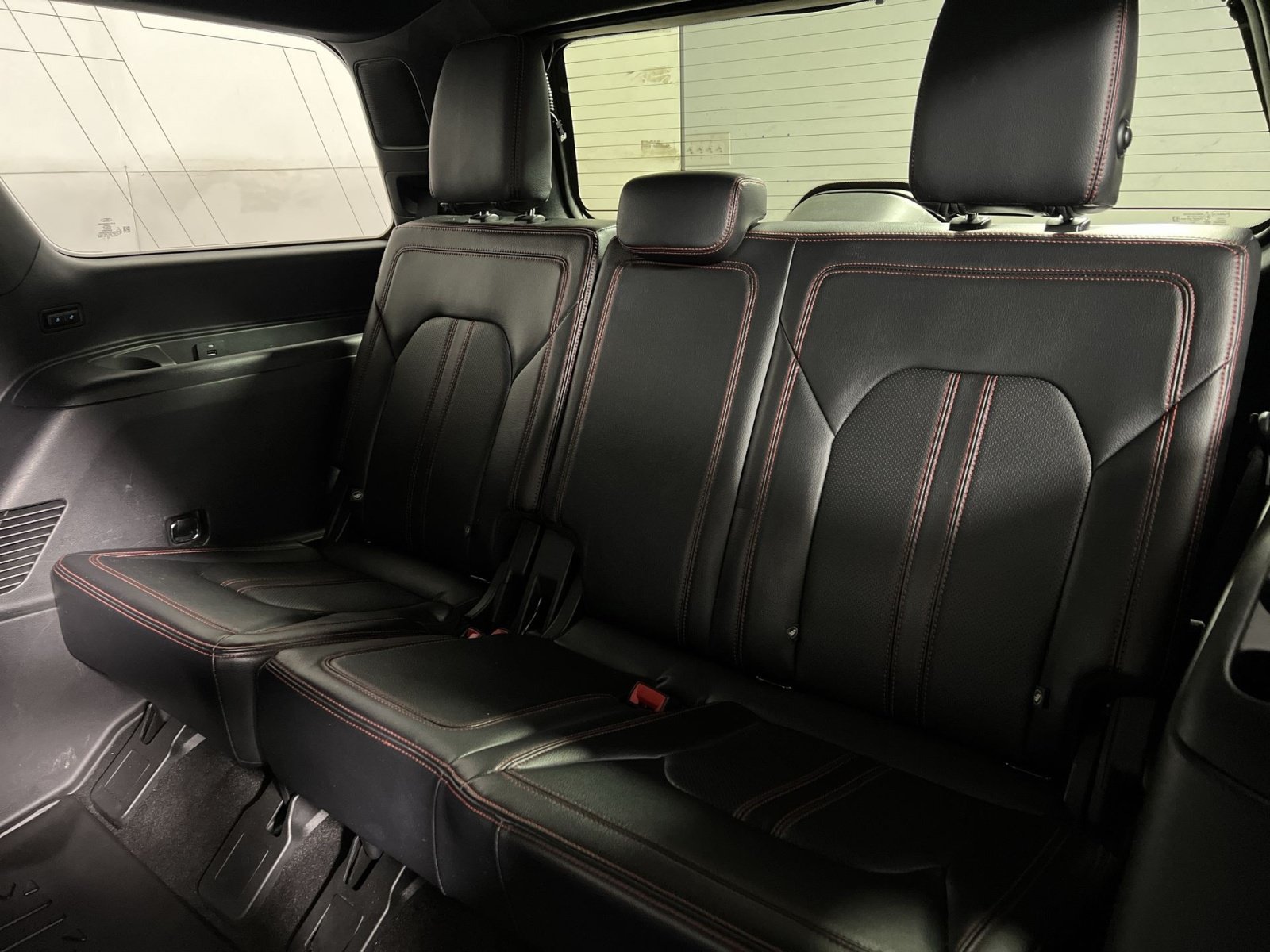 Used 2019 Ford Expedition Limited w/ Equipment Group 303A AWD/4WD image 26