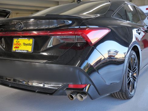 Certified 2021 Toyota Avalon XSE image 18