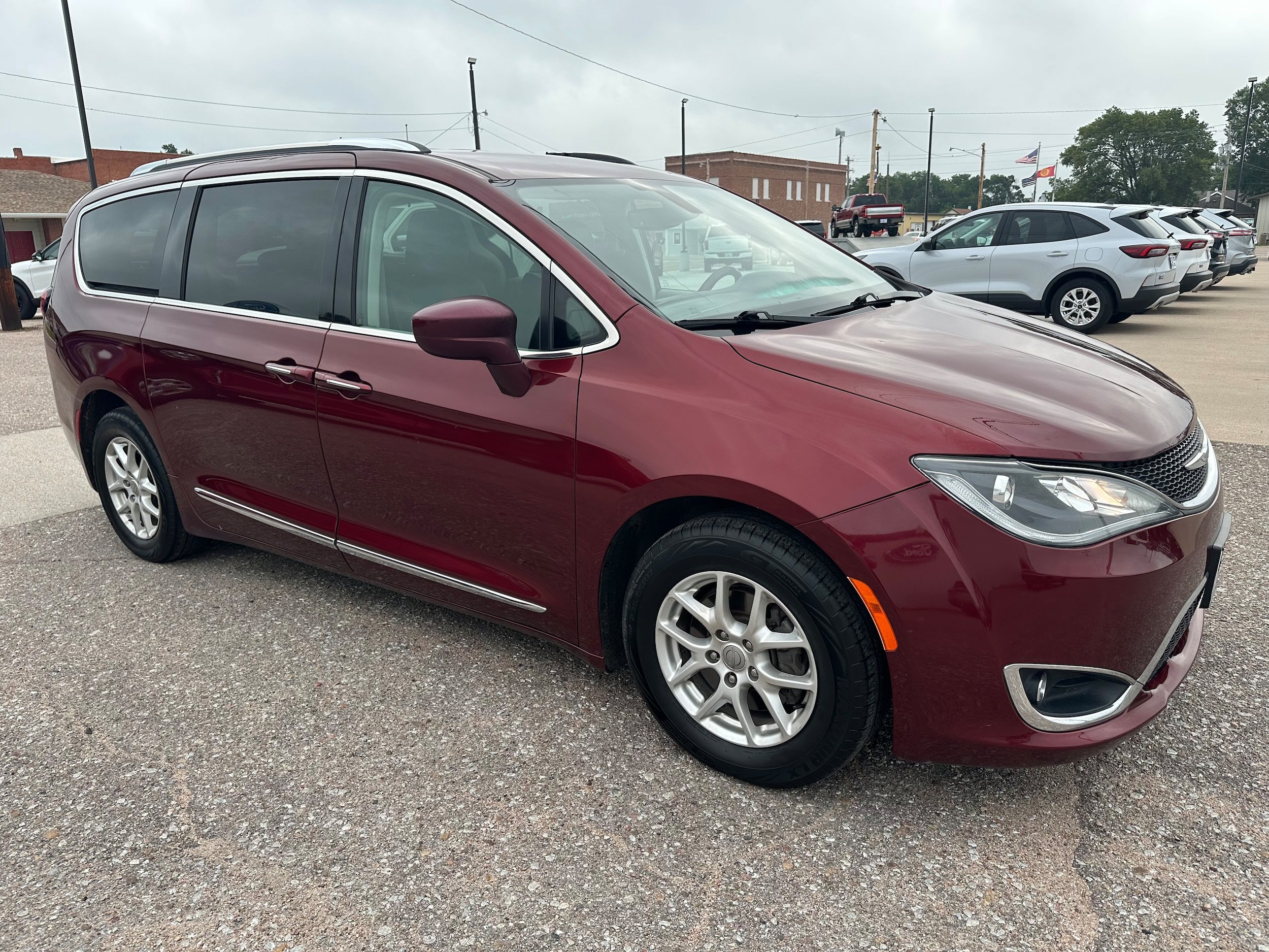 Used 2020 Chrysler Pacifica Touring-L FWD image 8