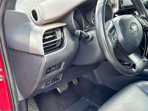 Used 2019 Toyota C-HR Limited FWD image 10