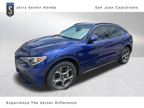 Used 2022 Alfa Romeo Stelvio Sprint RWD image 1