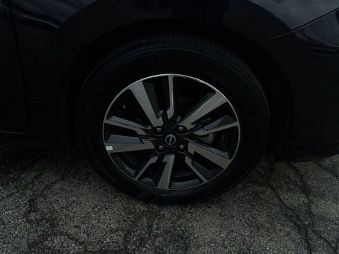 Used 2025 Nissan Versa SV image 28