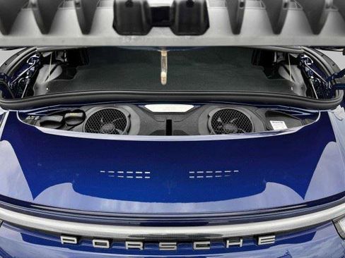 Used 2024 Porsche 911 Carrera RWD image 41