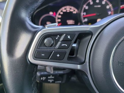 Used 2020 Porsche Cayenne image 30
