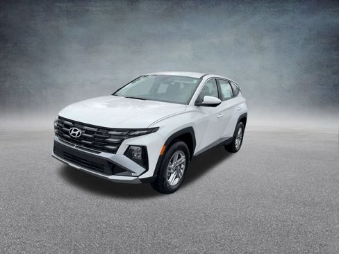 Used 2025 Hyundai Tucson SE image 8