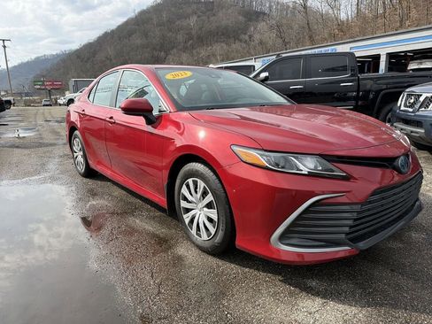 Used 2023 Toyota Camry LE image 2