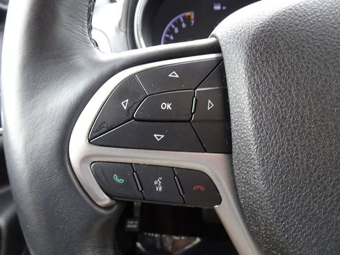 Used 2018 Jeep Grand Cherokee Limited image 25