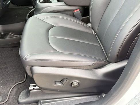 New 2026 Chrysler Pacifica Select w/ S Appearance Package FWD image 14